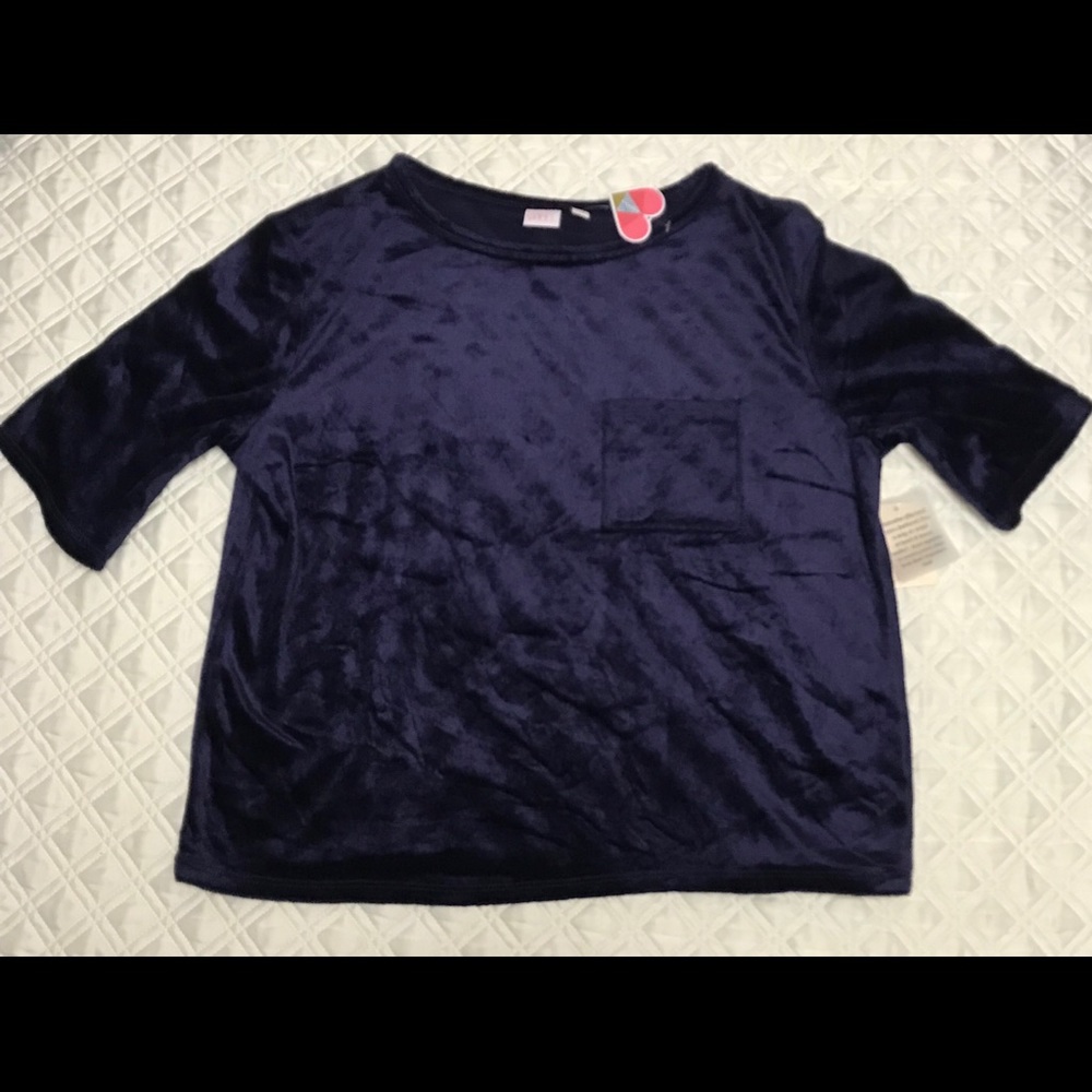 Make + Model Women’s Velvet Lounge Top